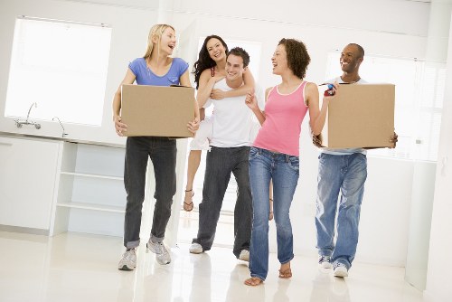 Moving van service for homes and businesses in Spain