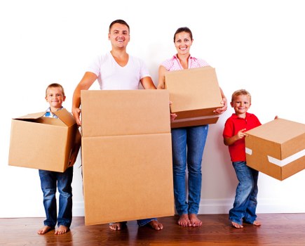Residential removals in Spain with moving team and boxes