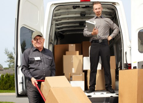 Moving boxes and relocation planning for removals in Spain