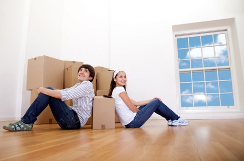 Truck hire service for apartment and business relocations in Spain